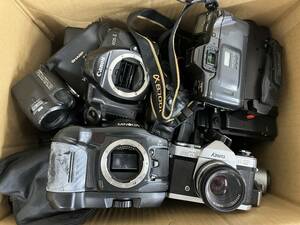フィルムカメラ大量セット カメラ ボディ レンズ その他アクセサリーなどまとめ ジャンク D13
