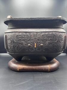 （21）古銅 瓶掛 饕餮紋 金銀象嵌 火鉢 木製台座／煎茶道具
