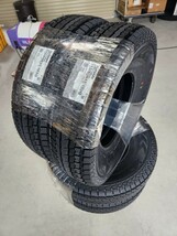 送料無料　新品　22年製　ヨコハマ　スタッドレスタイヤ　アイスガード　G075 215/80R15　YOKOHAMA ICE GUARD 4本セット　デリカ　パジェロ_画像1