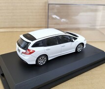 送料無料☆ホンダ ジェイド FR4 カラーサンプル 1/43ミニカー プラチナホワイトパール☆HONDA JADE_画像2