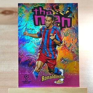 ロナウジーニョ 2022-23 Topps Finest UCC The Man Ronaldinho SP Barcelona Case Hit