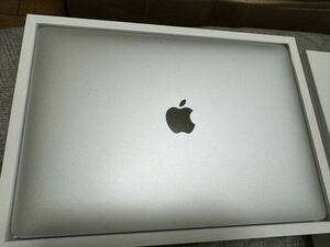 MacBook Pro 2020 13.3インチ ストレージ500GB メモリ8GB 8コアCPUと8コアGPUを搭載したApple M1チップーシルバー