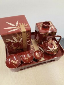 《1円〜スタート！》御重箱セット 漆器 椀　《ご注意》配送が年始になる可能性があるため、落札後すぐにご入金頂ける方でお願い致します