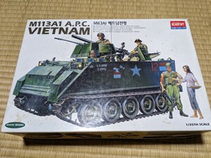 【新品】M113A1 アカデミー ベトナム戦争 1/35 プラモデル プラモ 戦車 走行兵員輸送車