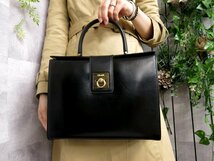 ●超美品●CELINE セリーヌ●ガンチーニ●カーフ レザー 本革●ハンド バッグ●黒●ゴールド金具●腕掛け●B5 収納●書類 かばん●Js42191_画像2