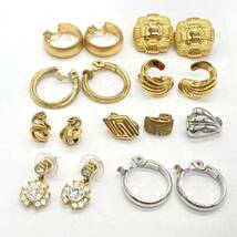 ■MONET(モネ)アクセサリー13点おまとめ■d重量約170.5g ゴールドカラー monet earring broach pendant necklace jewelry accessory CE0 _画像2