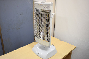 MG0554【動作確認済み、送料無料！】DAIKIN / ダイキン　セラムヒート　遠赤外線暖房機　ERFT11SS-W　2015年製　電気ヒーター