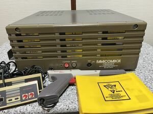 希少任天堂 ニンテンドー 業務用ファミコンボックス　カセット12本Nintendo FAMICON BOX 取扱説明書付。