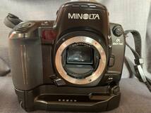 【送料無料／美品】MINOLTA ミノルタ オートフォーカス 一眼レフカメラ α807si レンズ・バッテリーグリップ・純正ストロボセットセット_画像7