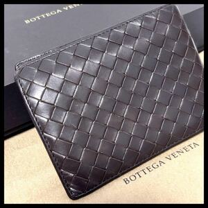 ★【極美品！希少！】 BOTTEGA VENETA ボッテガヴェネタ イントレチャート 二つ折り　ダークブラウン 定価7.8万 448