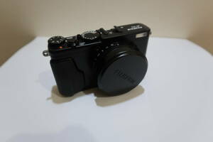 FUJIFILM X70　富士フィルム　デジカメ　フジフィルム 　中古 美品