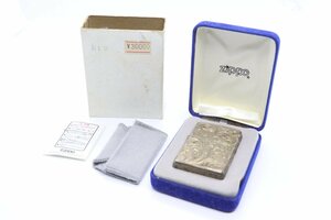 【ト足】 CO335CAA29　ZIPPO 手彫り スターリングシルバー 1996 ライター