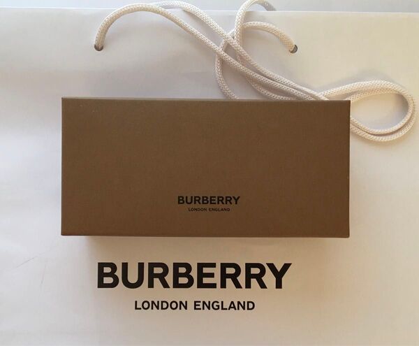 BURBERRY メガネケース 外箱付き