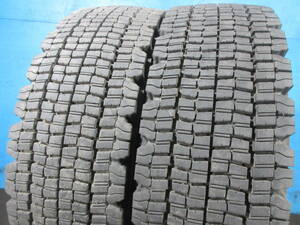 17.5インチ 中古ブリヂストン BRIDGESTONE V-STEELW970 215/70R17.5 123/121J 2本 №06890 室内保管 冬タイヤ スタッドレス トラックタイヤ