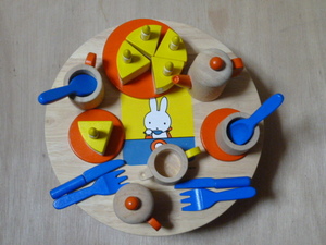 木製玩具　ミッフィーちゃん　木のままごと セット 　おもちゃ　円卓セット