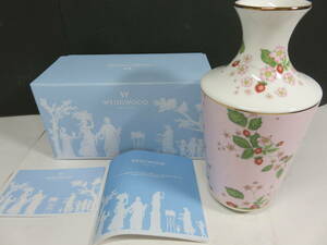 未使用■Wedgwood　ウエッジウッド　「ワイルドストロベリーブルーム」　ピンク　花瓶　インテリア　箱付き