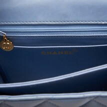 CHANELシャネルマトラッセ 台形型 ワンショルダーバッグ ラムスキン ブルー（ゴールド金具） レディースバッグ レディースシ_画像9