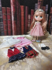 【ブライス】ミディブライス『バブリー・ブリス』正規店購入品 付属品欠け無し オマケ洋服付 箱無し ドール 人形 ジェニームーン