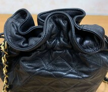 CHANEL シャネル マトラッセ ビンテージ ミニ巾着 チェーンショルダーバッグ ラムスキン レザー ココマーク 黒 シール・カード・袋・箱付き_画像2