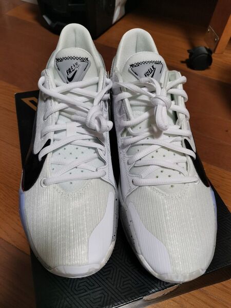 NIKE ZOOM FREAK2
