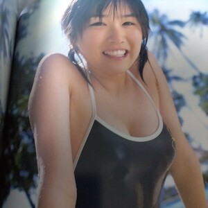 【巨乳！15歳！】永岡真実　ファースト写真集　「真夏の実」　2005年8月　第一刷発売　