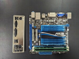 ASUS C60M1-I AMD Fusion APU C-60 Processorオンボード インターフェースカード、メモリ付き