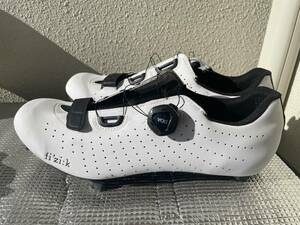 fizik フィジーク R5 TEMPO OVERCURVE サイズ44（28.35cm）ロードバイク用ビンディングシューズ（中古品）