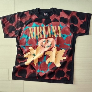 ★［ XL ］「NIRVANA *Heart Shaped Box Kurt Cobain ニルヴァーナ カートコバーン バンド ビンテージスタイル プリントTシャツ」新品の画像2