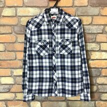 ME8-994◆お買い得♪◆正規品◆【Levi's リーバイス】白タブ チェック 長袖 フランネル ウエスタンシャツ【メンズ M】ネイビー スナップ_画像2