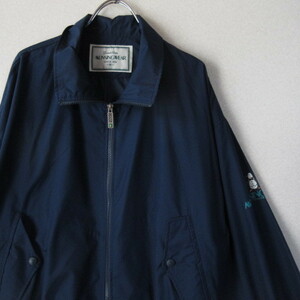  ○良品 MUNSING WEAR マンシングウエア◆ジャケット ナイロン 薄手 ゴルフウエア 袖プリント◆メンズ ネイビー Mサイズ