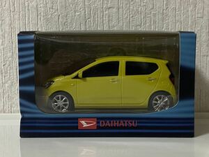 ダイハツ ミライース レモンスカッシュクリスタルメタリック プルバックカー カラーサンプル DAIHATSU Mira e:s