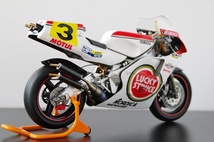 ★1/12 YAMAHA YZR500 LUCKY STRIKE WGP`89 Ｗ.レイニー仕様塗装完成品_画像5