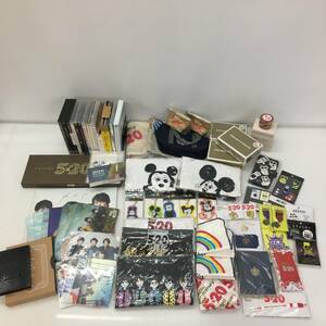 No.8056【グッズまとめ】嵐 嵐を旅する展覧会/5×20/嵐學/ワクワク学校/ CD/ライブTシャツ/ハンドタオル/缶バ/クリアファイル 他 中古品