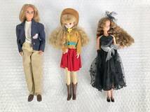 1204B【中古】バビー人形３つ/服/靴/ハンガーまとめ ▲Barbie/おもちゃ/玩具/子供/プレゼント/今回限りの出品/直接引取可(大阪府吹田市)_画像2