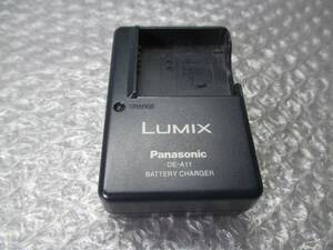 【■Panasonic LUMIX 充電器　DE-A11 　動作OK　送料140円】★ 