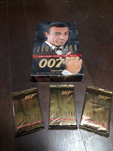 007ジェームスボンド　60’ｓ　トレーディングカード3パックセット
