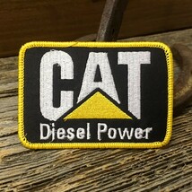 CAT ロゴ ワッペン ディーゼルパワー ◆ 刺繍 アイロンパッチ キャタピラー 重機 作業車 白文字 CAWP105_画像1