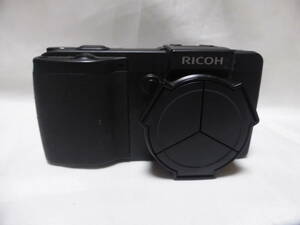 RICOH☆リコー GX200 コンパクト　デジタルカメラ　ブラック　デジカメ☆