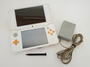 SE2477-1213-34 【中古】 任天堂 Nintendo Newニンテンドー 2DS LL ホワイト×オレンジ JAN-001 本体 ACアダプター まとめセット