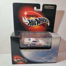 HOT WHEELS ホットウィール 1/64「1996 VW BUG」と「PLYMOUTH BARRACUDA FUNNY CAR」2台セット 2002年製 未使用未開封 650_画像2