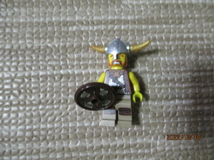 LEGO レゴ ミニフィグ シリーズ4 バイキング 斧なし 中古 クリスマスプレゼント 同梱歓迎