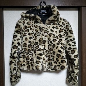 美品ヒョウ柄 フード付き ショート丈ジャケット