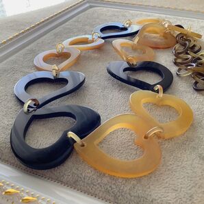 新品★バッファローホーン ハートネックレス 大ぶりネックレス 天然色