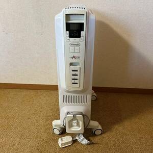 「中古」 DeLonghi デロンギ オイルヒーター TDD0712W ドラゴンデジタルオイルヒーター 暖房機器