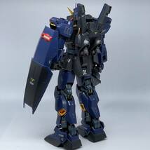 PG 1/60 ガンダムMk-II 〈ティターンズカラー〉 【完成品】_画像7