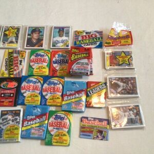 100+ OLD VINTAGE TOPPS BASEBALL CARDS ~ SEALED WAX PACKS cello and rack pack. 海外 即決