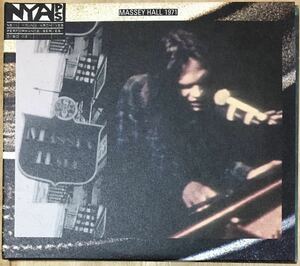 Neil Young Live at Massey Hall 1971 (CD+DVD) シンガーソングライター / フォークロック/ カントリーロック / スワンプ