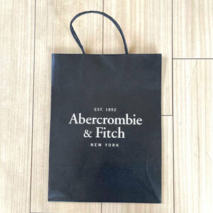 未使用 アバクロ アバクロンビー&フィッチ 黒 定番ロゴ入り ショッパー 中サイズ ショップ袋 Abercrombie & Fitch ホリスター 正規品