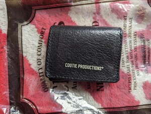 COOTIE クーティー　Leather Clasp Wallet 三つ折財布　小銭カード札入れあり　中古品