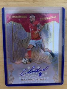 PANINI revolution auto 直筆サインカード　ビダル　チリ代表　バイエルンミュンヘン　topps外